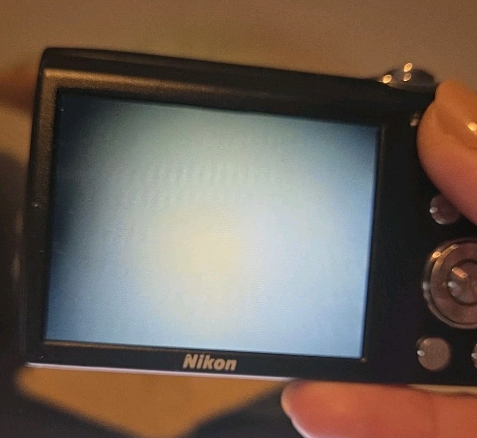 Nikon Coolpix S3000 Digital Compact Camera, SPARES ONLY, Please Read.