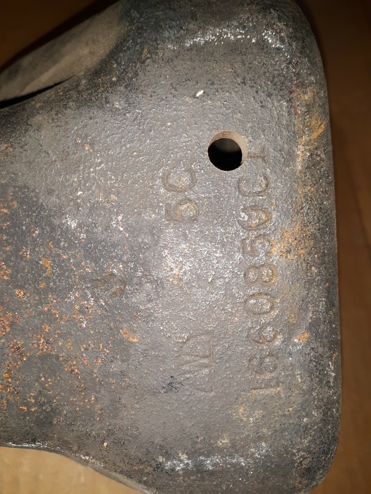 1988 INTERNATIONAL Navistar Cab Body Frame Mount Bracket