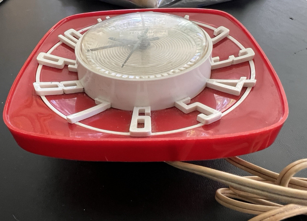 Vintage General Electric Working Kitchen Wall Clock Red White MCM