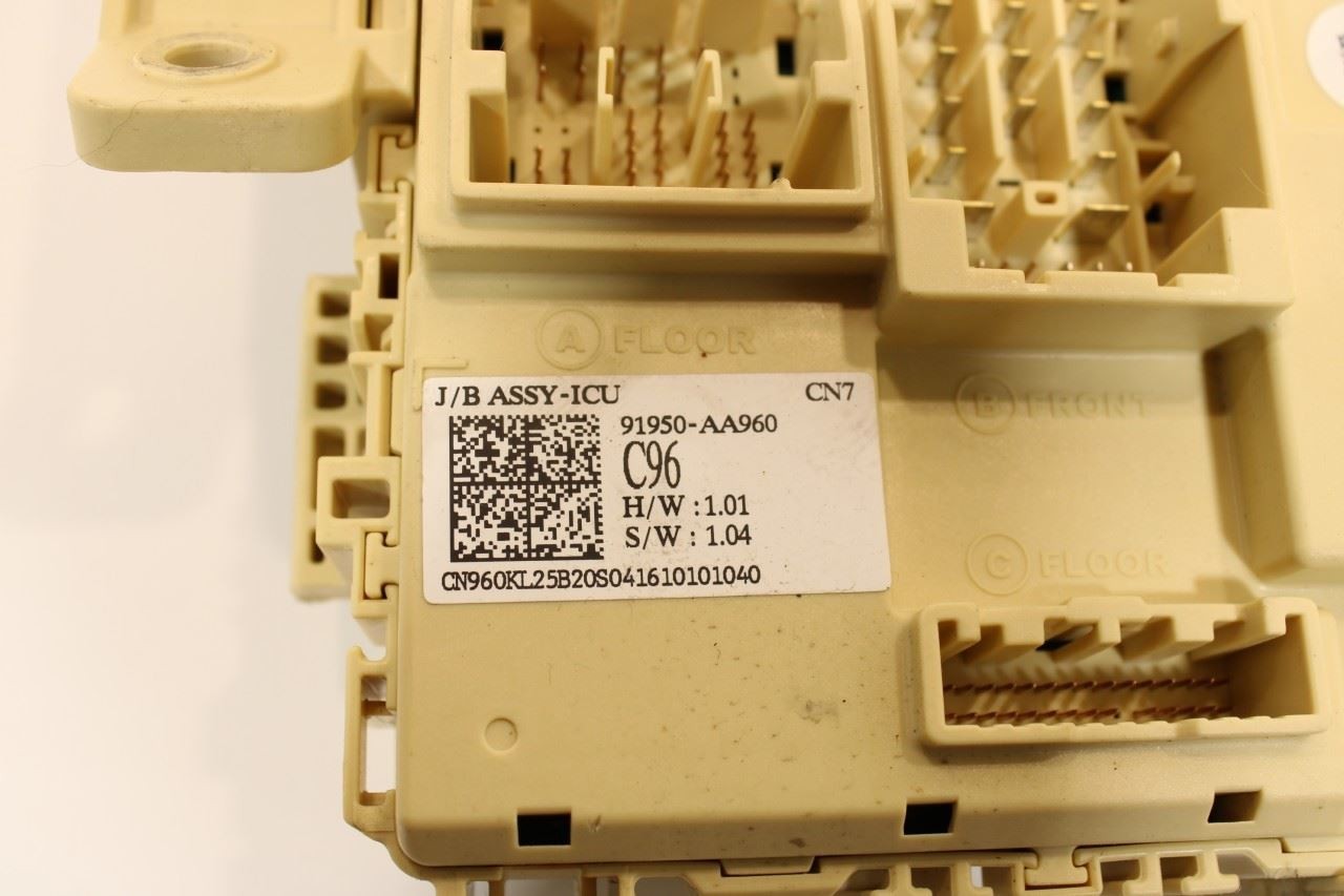 2021-2023 HYUNDAI ELANTRA CABIN FUSE RELAY JUNCTION BOX MODULE 91950-AA960 OEM