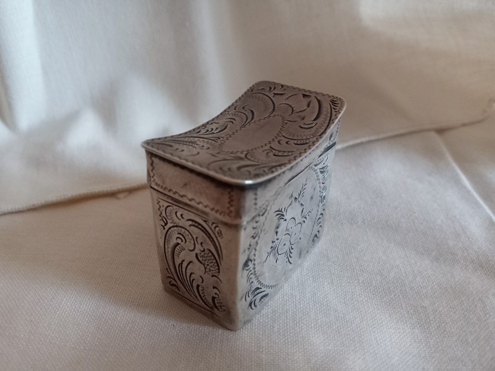 Small Antique Dutch .835 Silver Peppermint Box , Hatbox Form