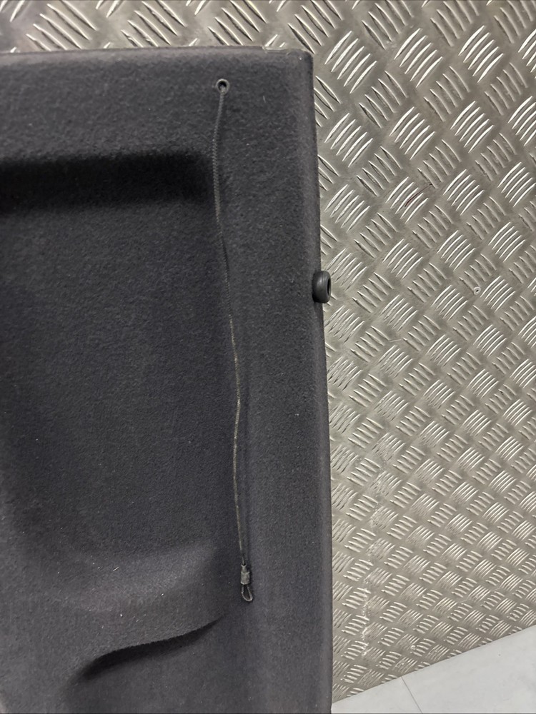 2003-2009 HYUNDAI GETZ PARCEL SHELF / LOAD COVER MISSING ONE STRAP RefB