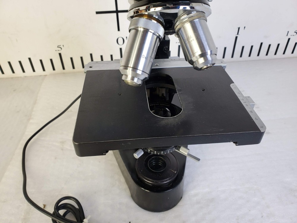 Vintage Leitz Wetzlar Binocular Microscope 736143 w/ 4 Objectives
