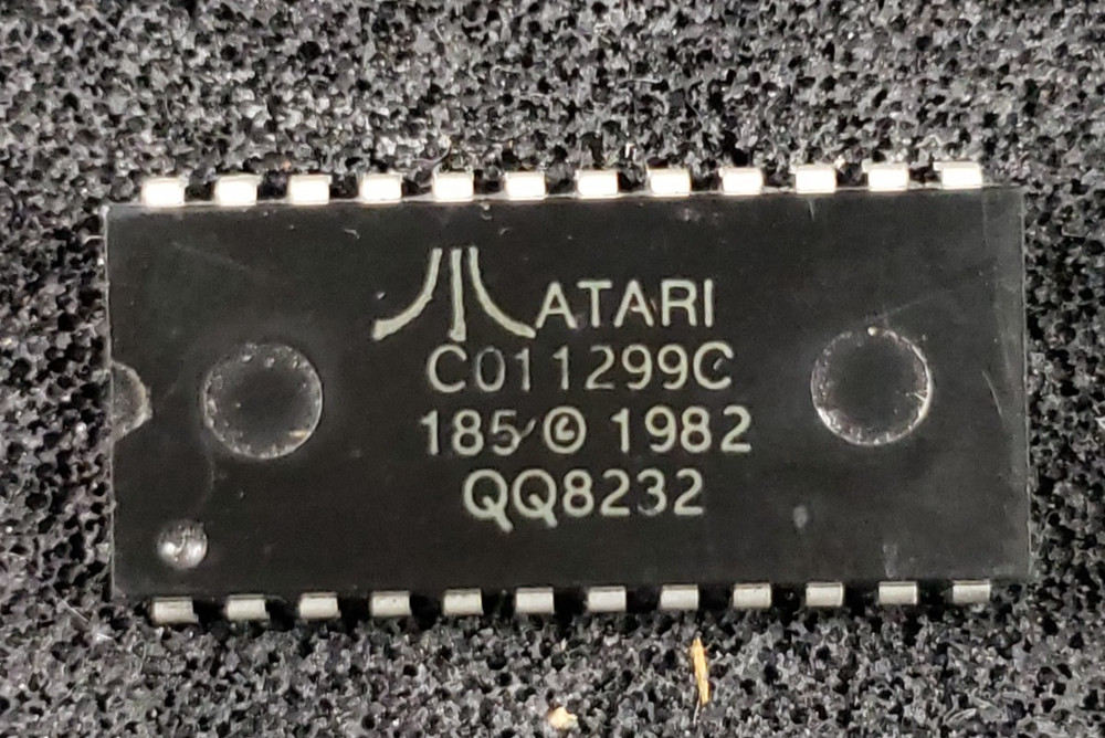 Atari C01129C9 Atari 1982 Rom Chip ......................................(C19B2)