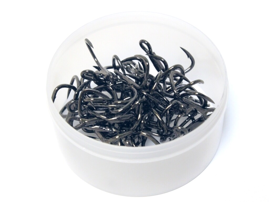 30 Hooks Short Shank Black Nickle Cutting Blade Forged Treble Hooks FH38HP30