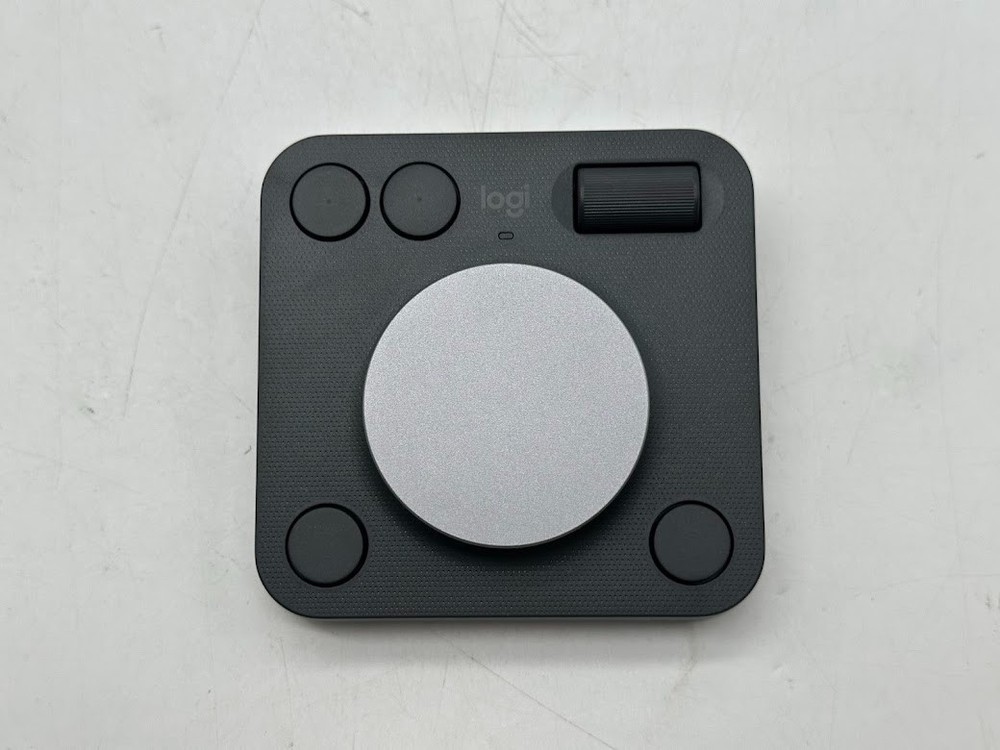 Logitech MX Creative Console, 9 Customizable LCD Keys, Stream Deck Accessories