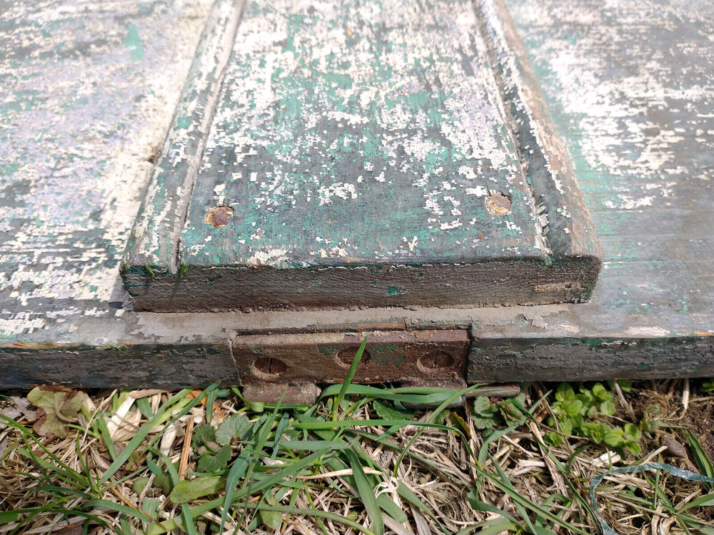 Barn Door ANTIQUE GREEN PAINT LATCH SQUARE NAILS PRIMITIVE