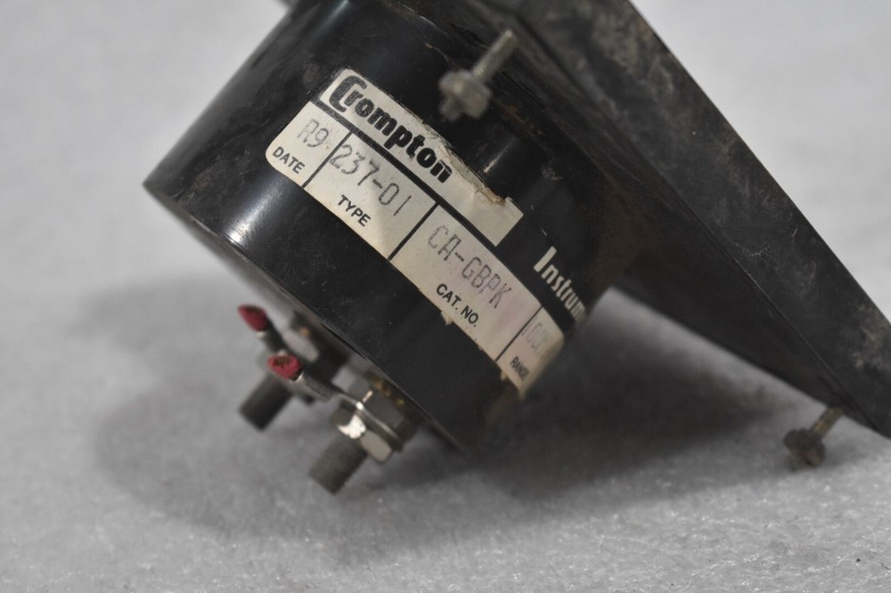 CROMPTON INSTRUMENTS CA-GBPK D.C. AMPERES VOLT METER, 100-0-100 SCALE