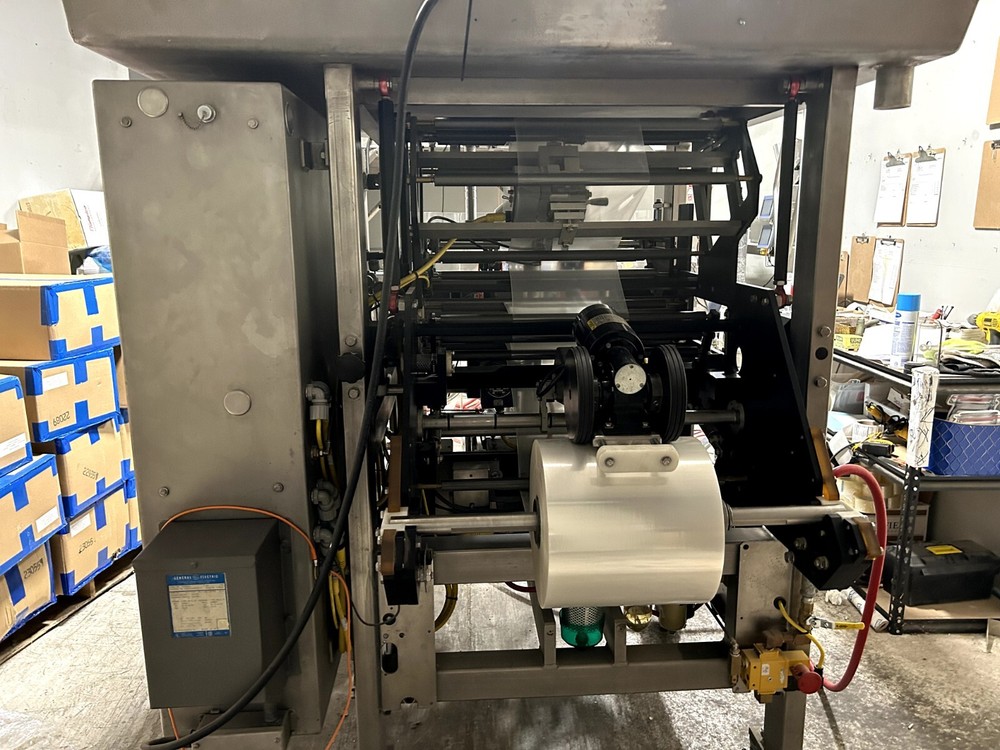 VFFS PACKAGING MACHINE TRIANGLE PACKAGING MACHINERY, BAGGER Model SB6C STAINLESS