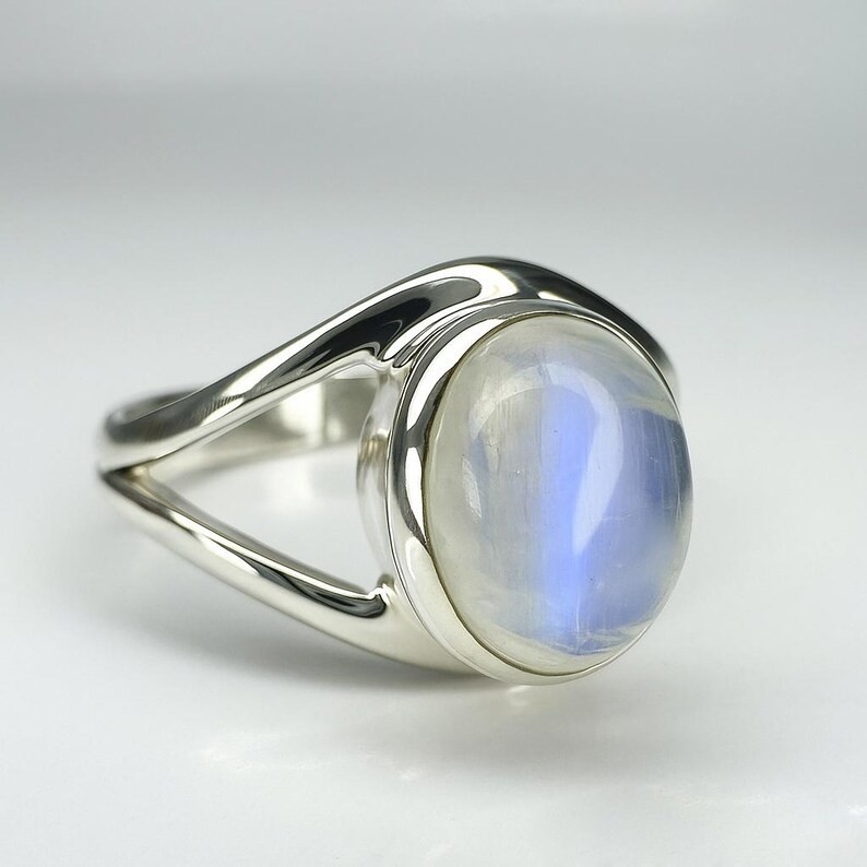 Solid 925 Sterling Silver Natural Rainbow Moonstone Oval Gemstone Handmade Ring