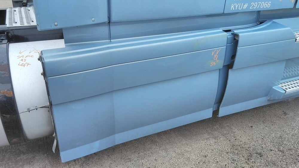 For 2016 VOLVO VNL SIDE FAIRING Right ,  OH