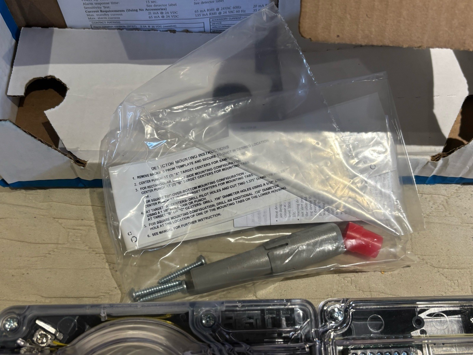 System Sensor D4120 4 Wire Photoelectric Duct Smoke Detector NEW DAMAGED BOX