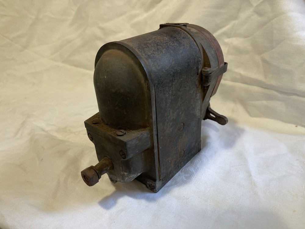 Four-cylinder magneto