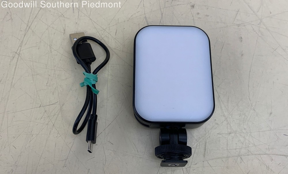 Ulanzi VL100C Portable Camera LED Light - Tested