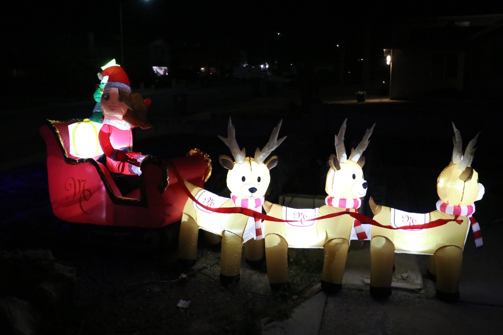 Mariah Carey 12ft Christmas Inflatable Santa Sleigh +3 Reindeer Outdoor -RETIRED