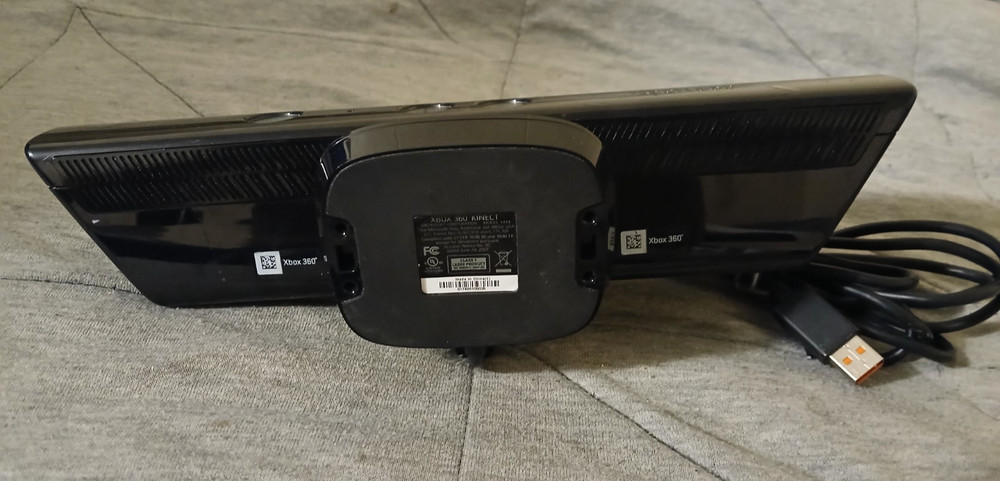 Microsoft XBOX 360 Kinect BUNDLE w/ Games & Controllers | TESTED & WORKING