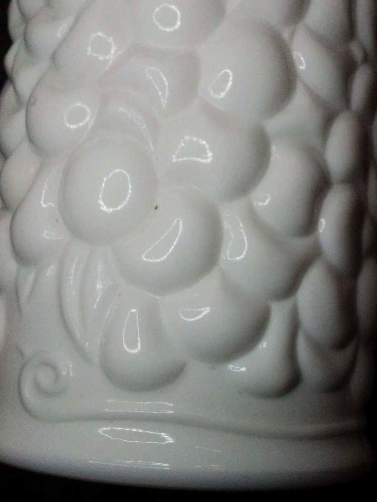 Milk Glass Grape Pattern 7-1/2" Heavy Bumpy 3D Flower Vase