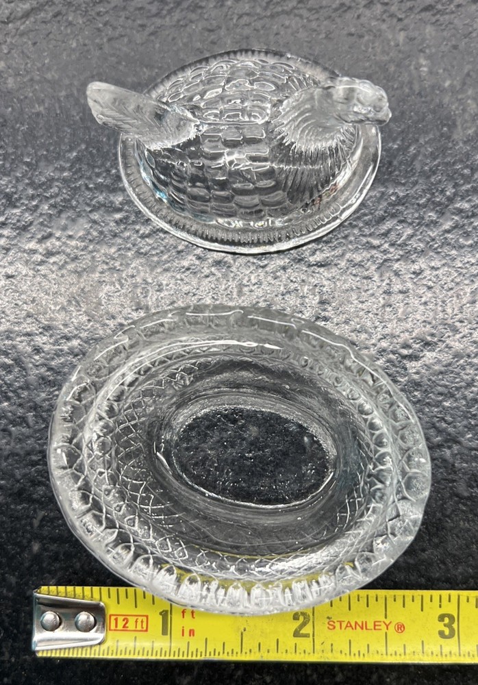 Mini Clear Hen On Nest - Salt Cellar