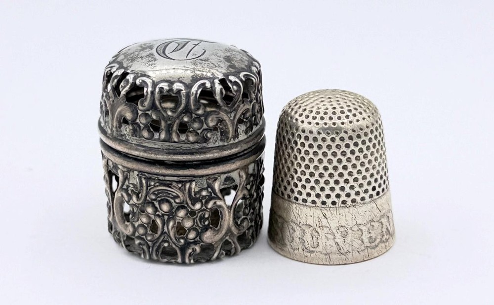 Fancy Antique Webster Sterling Thimble Holder/Case & Sterling Thimble #985