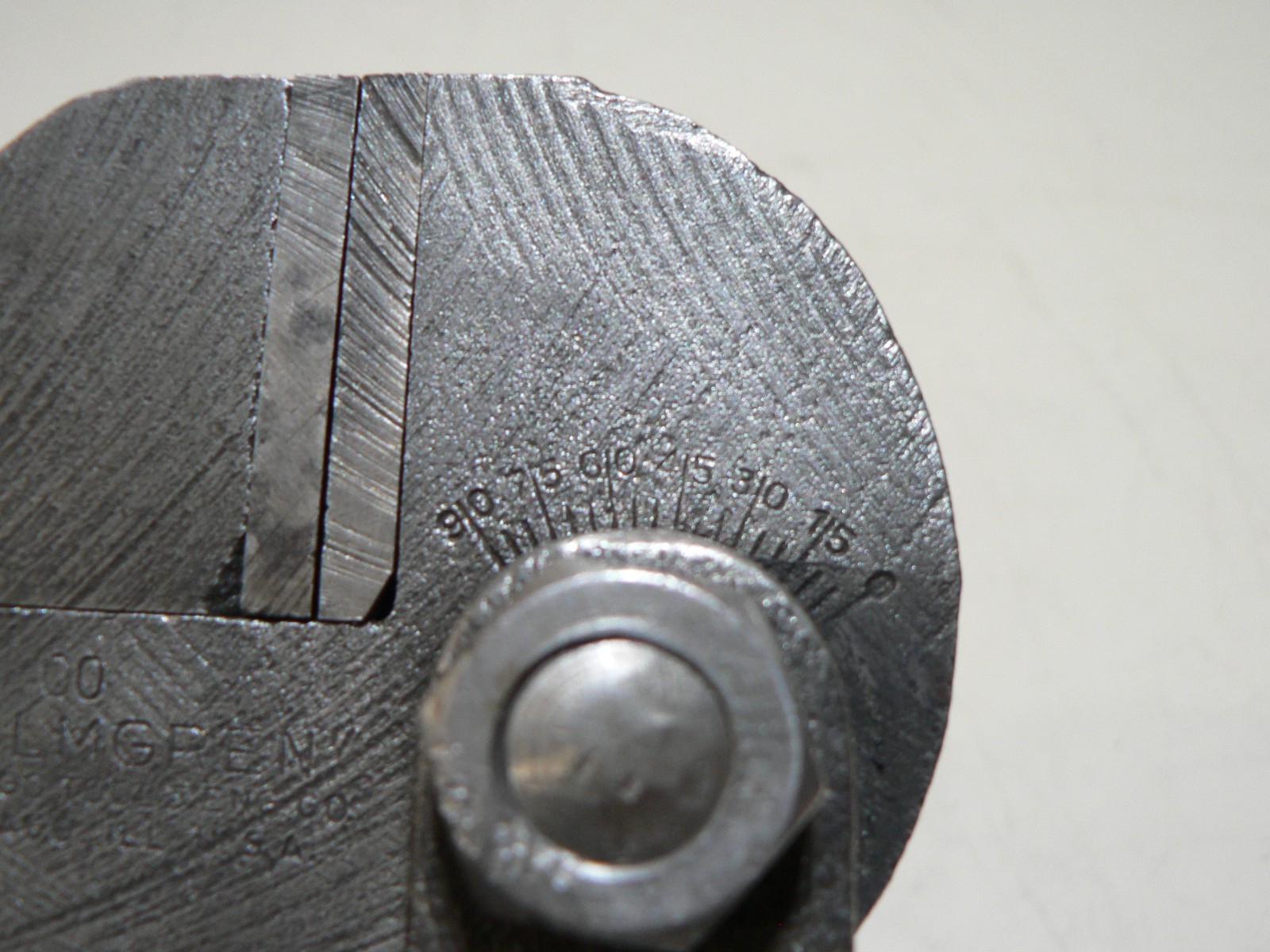 Palmgren No.000 Tilting Vise with Swivel Base 2-1/2" Jaws Opens 2-1/2"