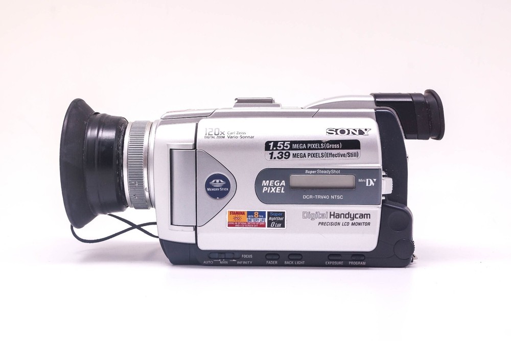 Sony DCR-TRV40 Mini DV Video Camera
