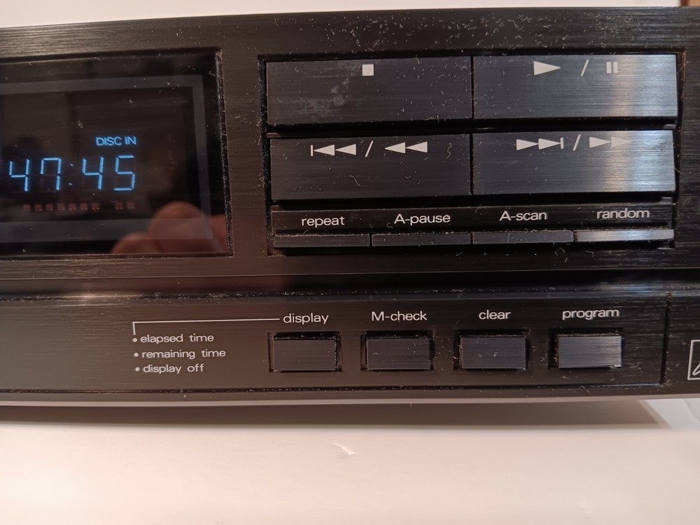 Luxman DZ-111 CD Player (With Remote) Tested