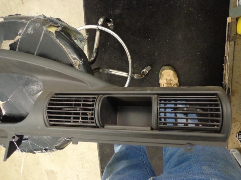 2005 STRATUS speedometer bezel