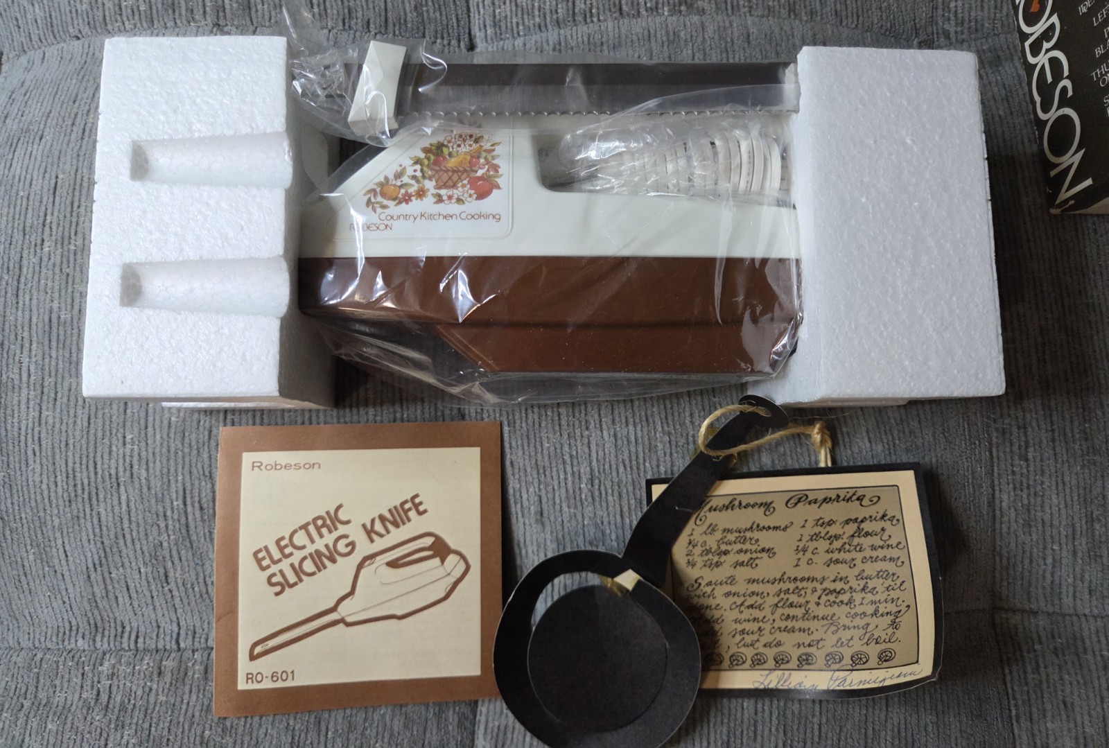 Vintage Robeson The Slicer Lightweight Balance Deluxe Electric Knife OPEN BOX