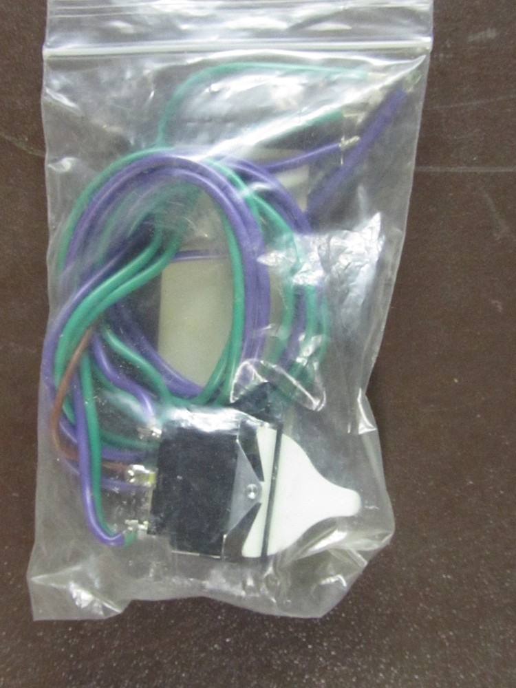 NEW WHELEN Switch 3 Position MODEL PC5 01-0210348-00