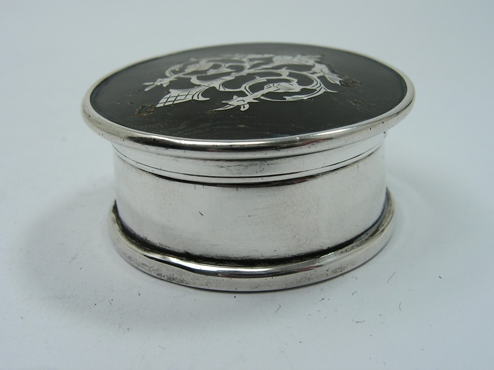 ANTIQUE TORTOISESHELL & PIQUE WORK SOLID STERLING SILVER SNUFF, PILL BOX 1918