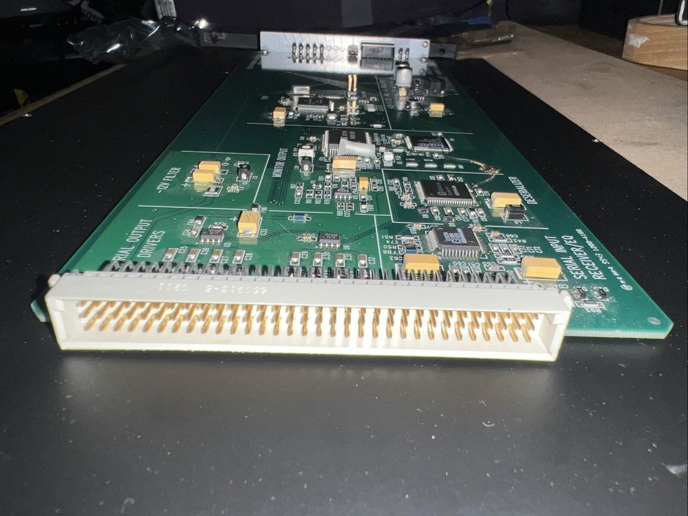 ENSEMBLE DESIGNS Serial Reclocking 5110 DA Digital Reclock