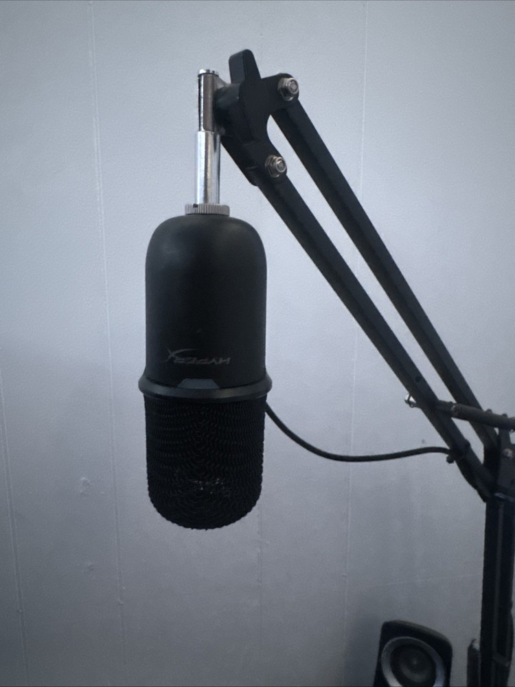 HyperX SoloCast with arm