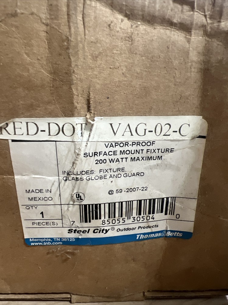 Thomas & Betts Vapor-Proof Surface Mount Fixture