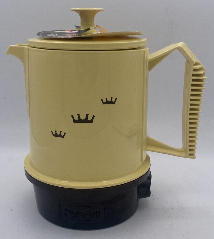 Regal Poly Perk 2-4 Cups Original Vinyl Case & 2 Cups Complete Never Used