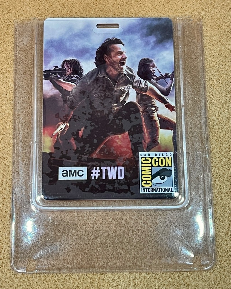 2018 SDCC COMIC-CON Box, Badge & Comic-Con “Eye” Pin, Walking Dead