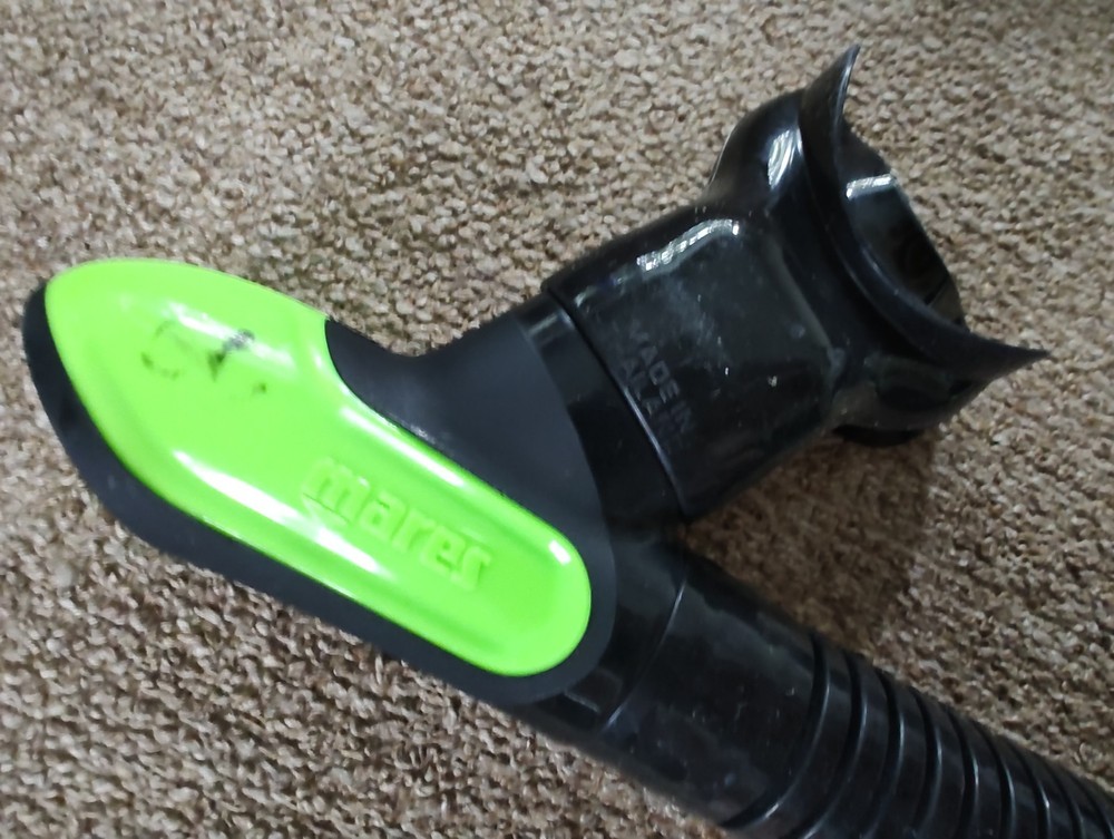 Mares Ergo Dry Snorkel Black/Lime