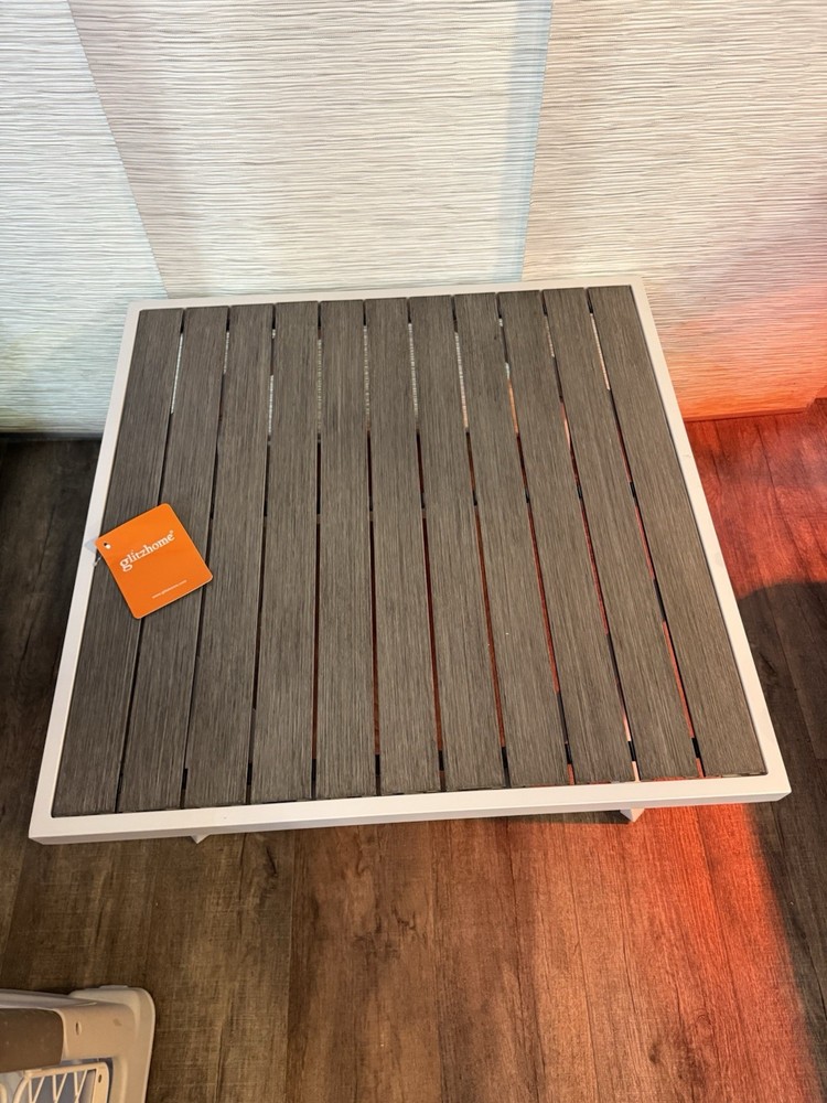 Glitzhome Patio Table