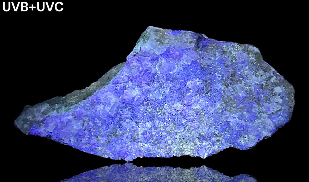 752 Gr. Fluorescent Phosphorescent Tenebrescent Hackmanite Crystals, Unknown