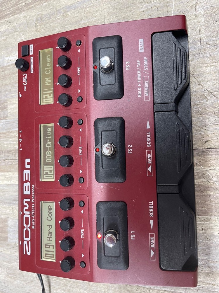 zoom g3n multi-effects processor Guitar Pedal NICE BARELY USED W/ CHARGER