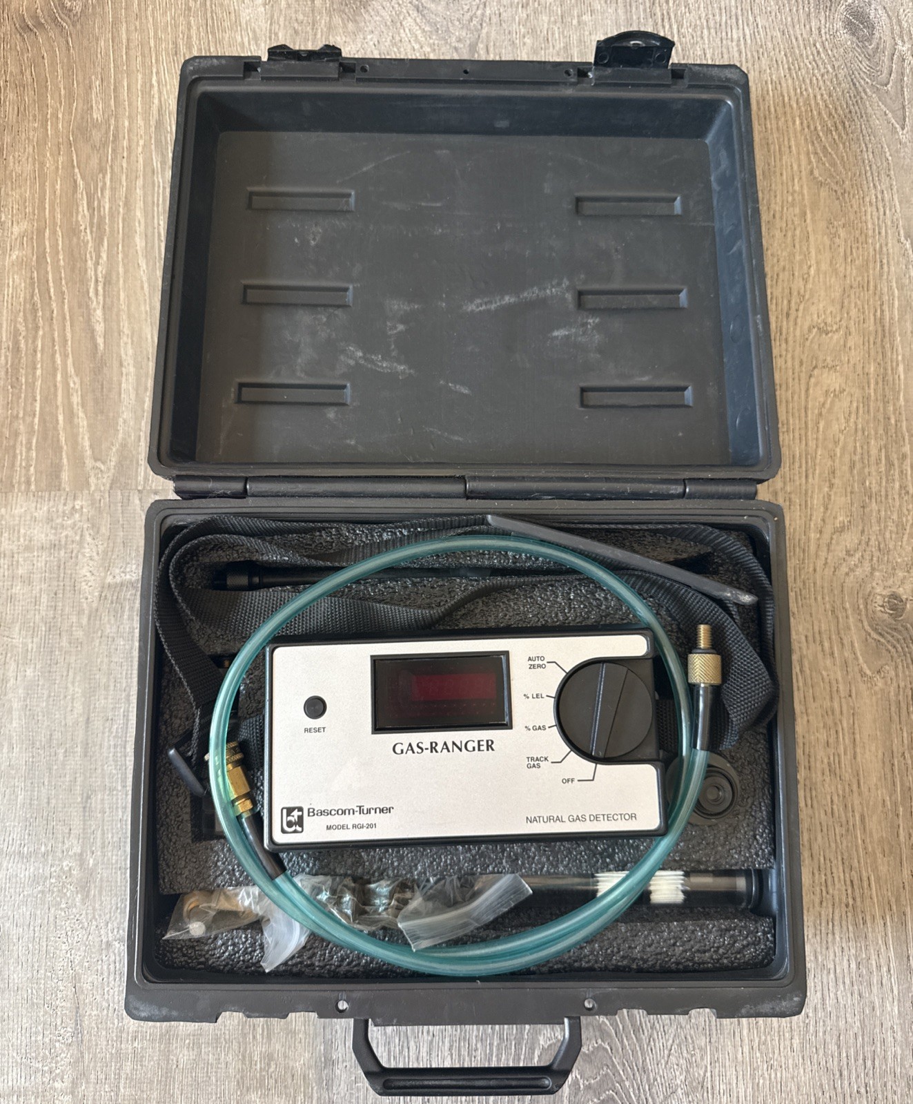 Bascom-Turner RGI-201 GAS-RANGER Natural Gas Detector With Attachments