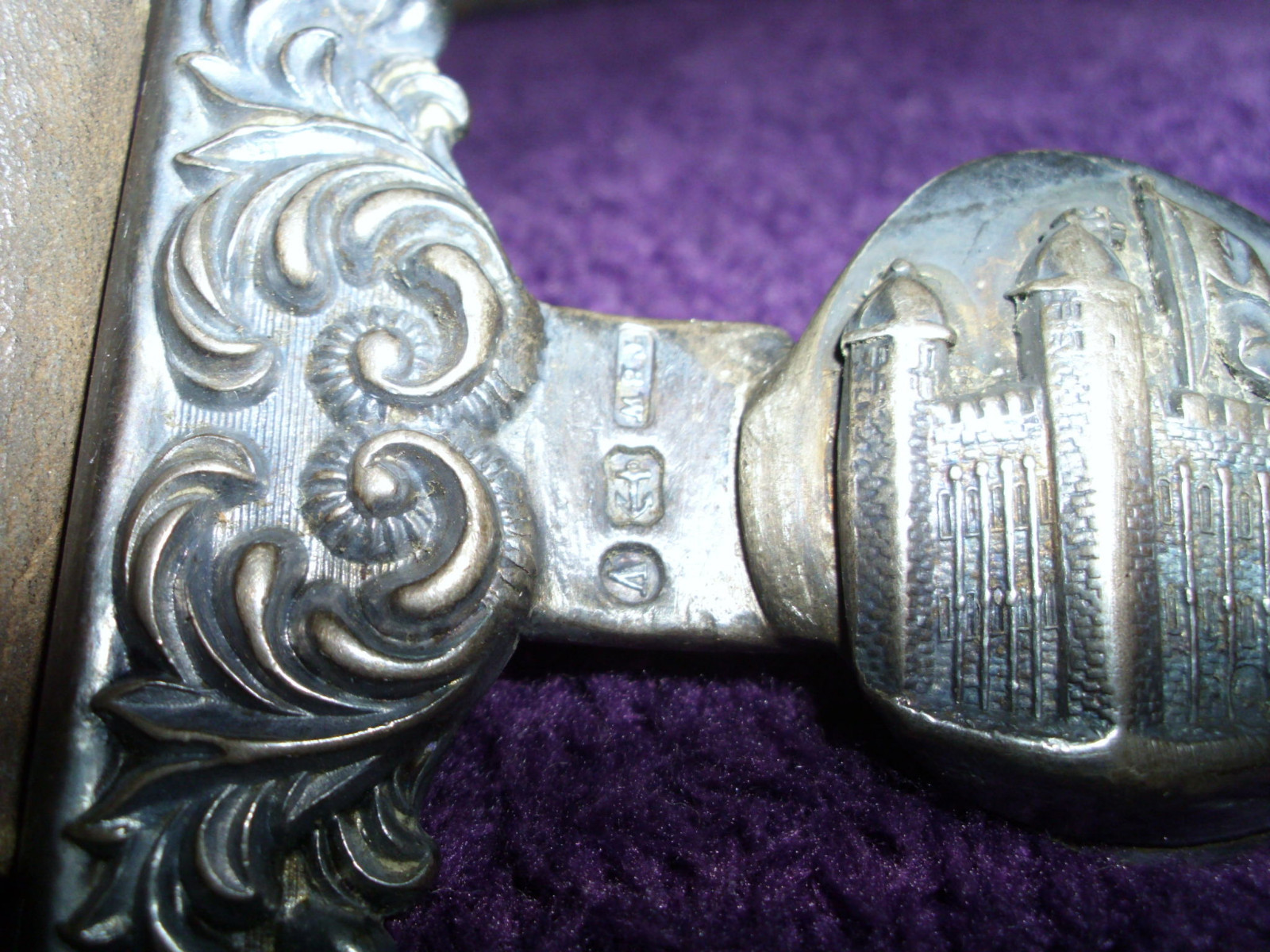 RARE VICTORIAN SILVER TOWER HAMLETS RIFLES OFFICERS BELT BUCKLE & BELT/MILITARIA