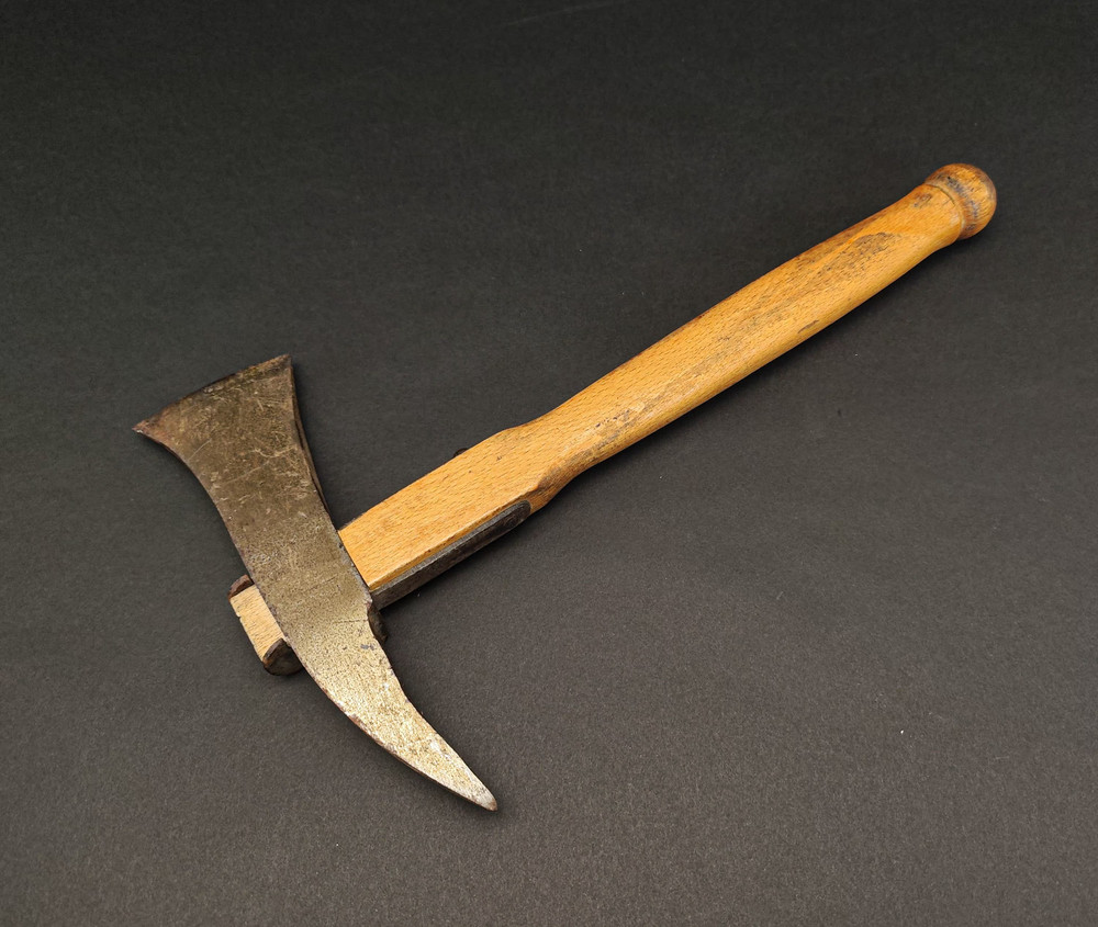 Firemans axe