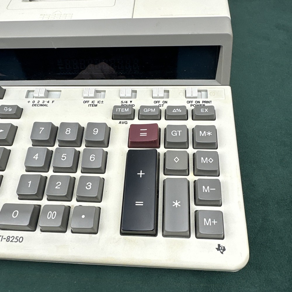 Texas Instruments Model TI-8250 Electronic Calculator Works