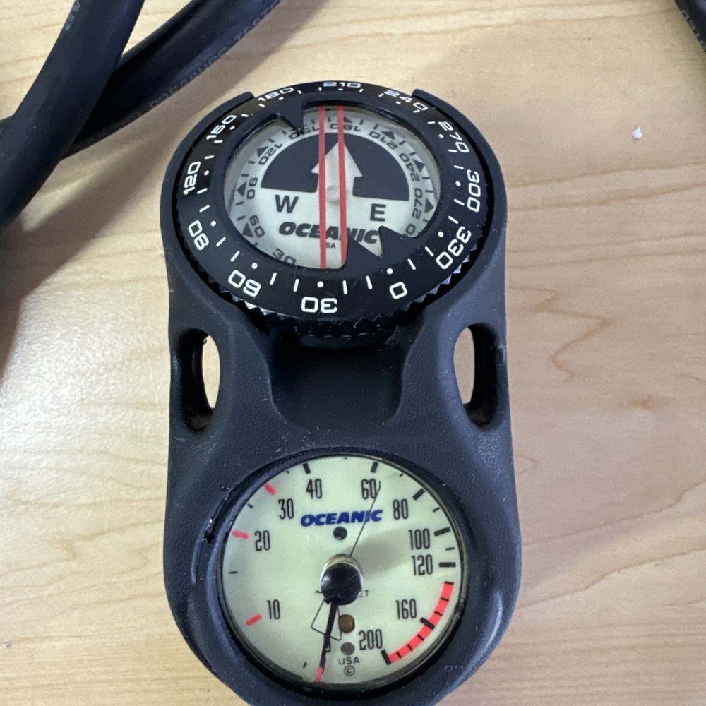 Oceanic 3-gauge console Untasted