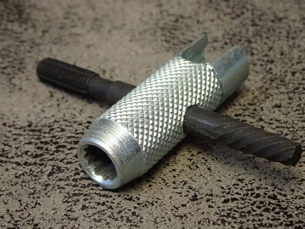 TIM-151 AMERICAN Extractor & Re-Threading Tool (BN154)