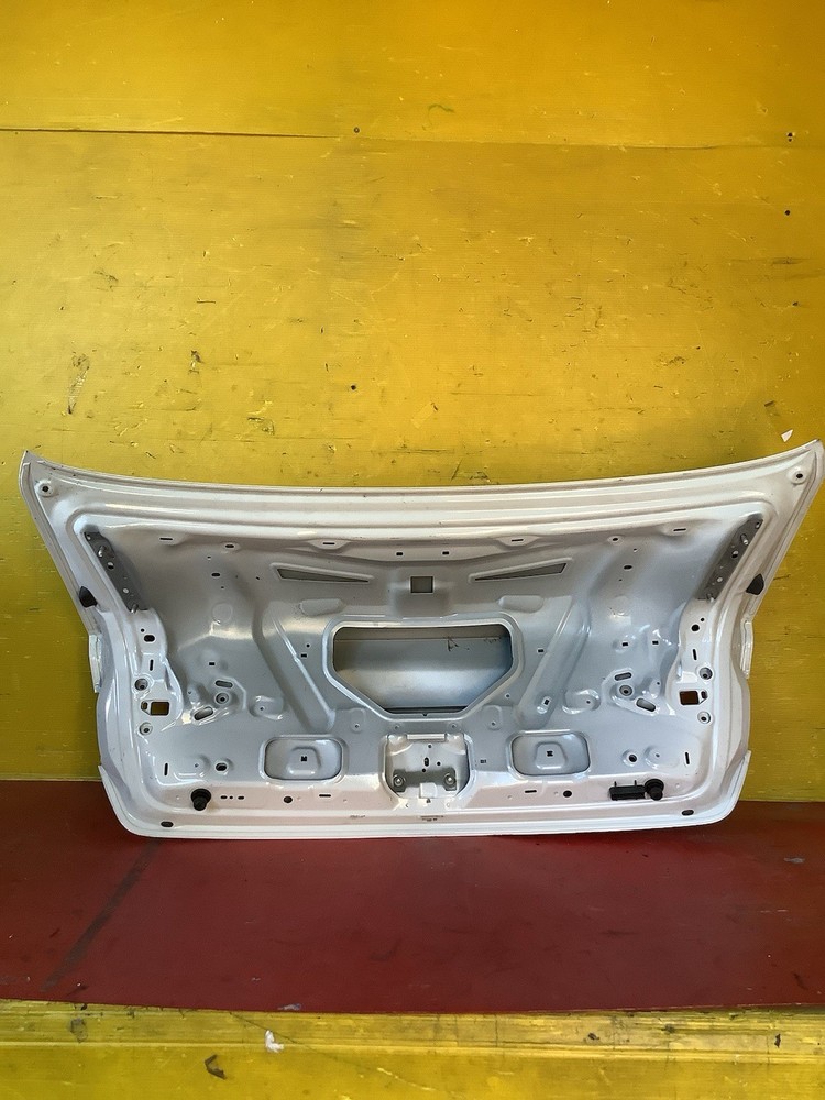 2017 - 2019 AUDI A4 REAR DECK TRUNK LID SHELL COVER PANEL OEM