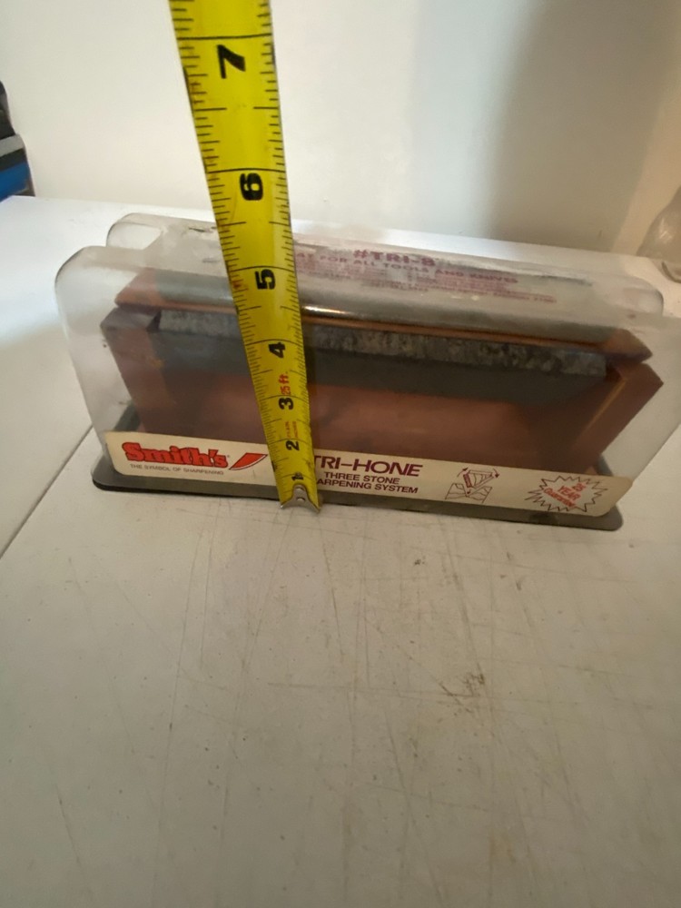 Smith’s Tri Hone Sharpening System 3 Stone Knife Sharpener w Case Base
