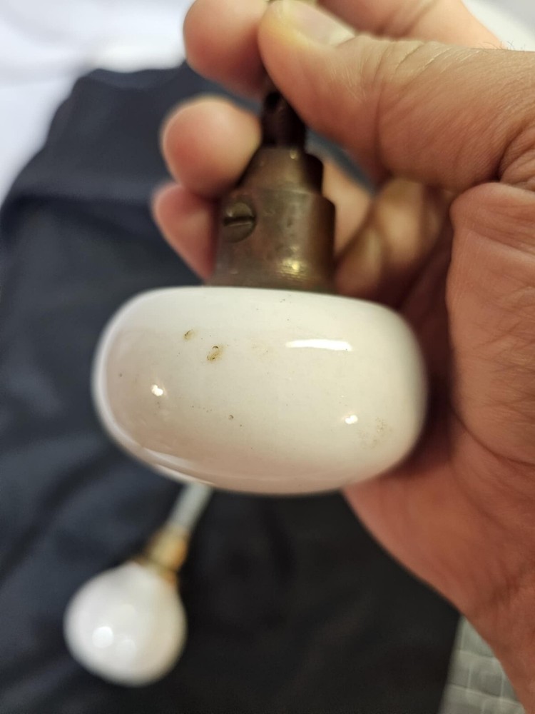 2 vtg White Ceramic & Porcelain Door Handles Knobs- G5-READ