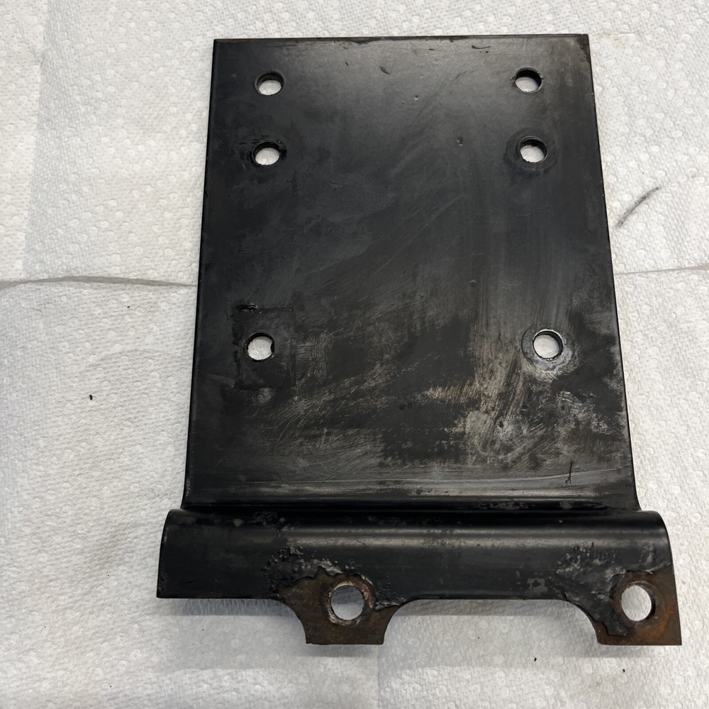 Volvo Steering Reservoir Bracket Used