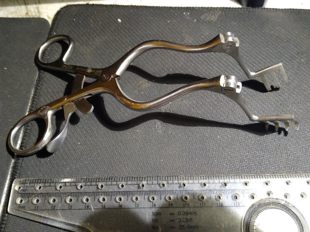 Millennium Weitlaner Beckman Retractor 8" Hinged Arms 3x4 Sharp Prongs